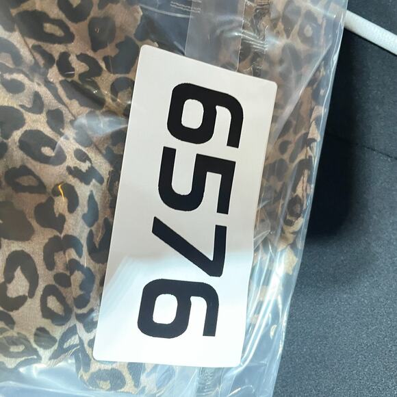 Saloni Button Down Top Women US 12 Brown Cheetah Flutter Silk Blouse Classic - Picture 9 of 9